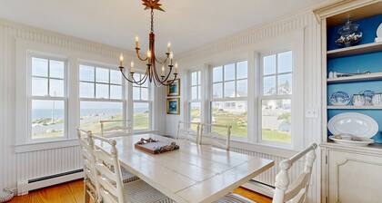 Oceanfront home incredible ocean views, deck & location