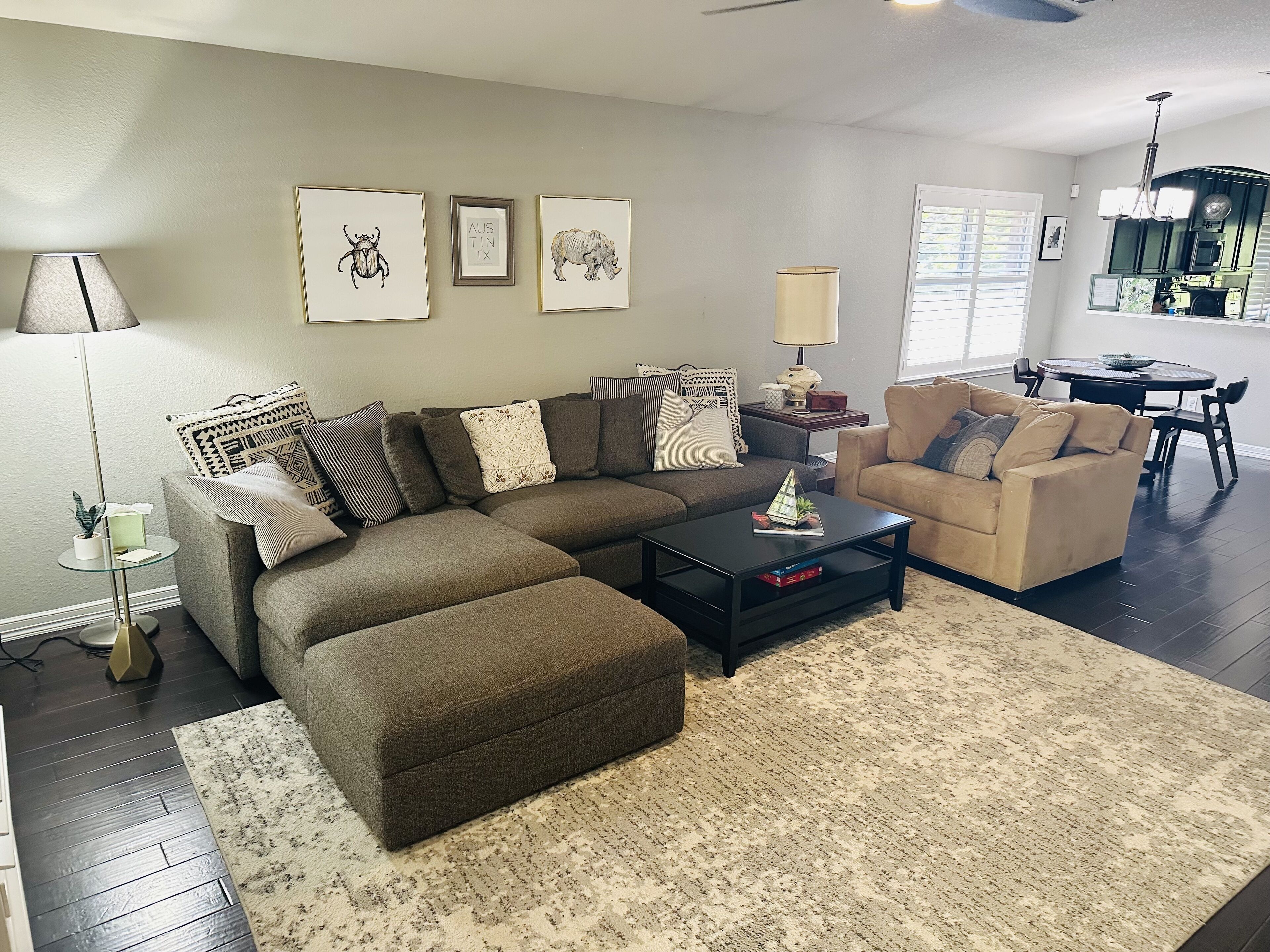 ATX Getaway! Pet Friendly-- Large Deck & Luxury Bath