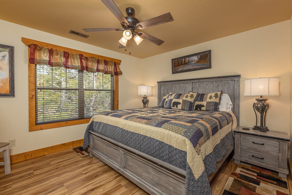 Photo 86 of 4BR, Indoor pool, game room, hot tub. Free attraction tickets!
