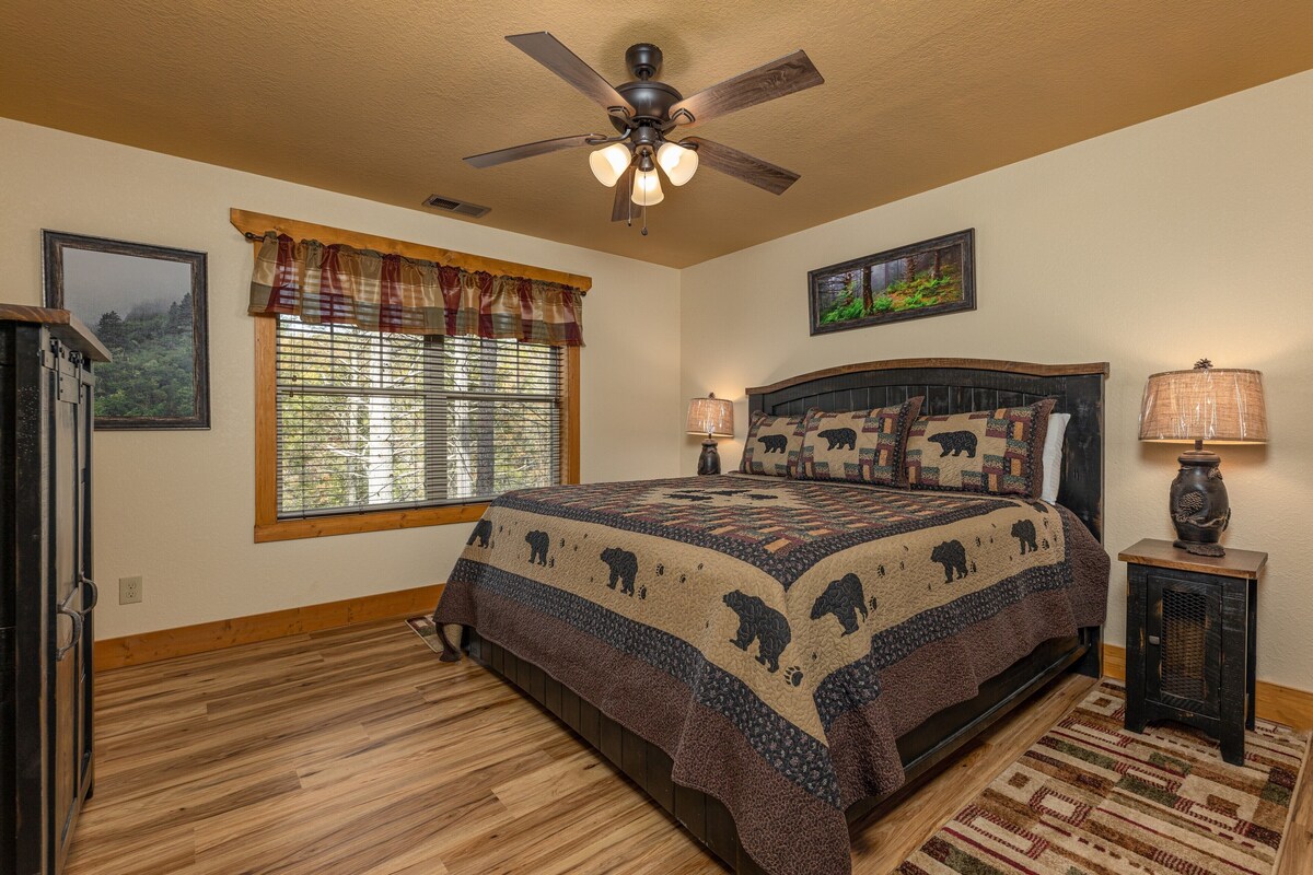 Photo 89 of 4BR, Indoor pool, game room, hot tub. Free attraction tickets!