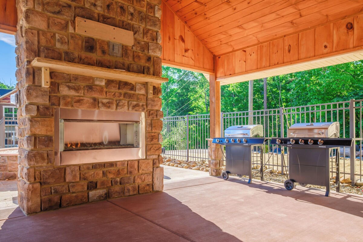 Photo 108 of 4BR, Indoor pool, game room, hot tub. Free attraction tickets!