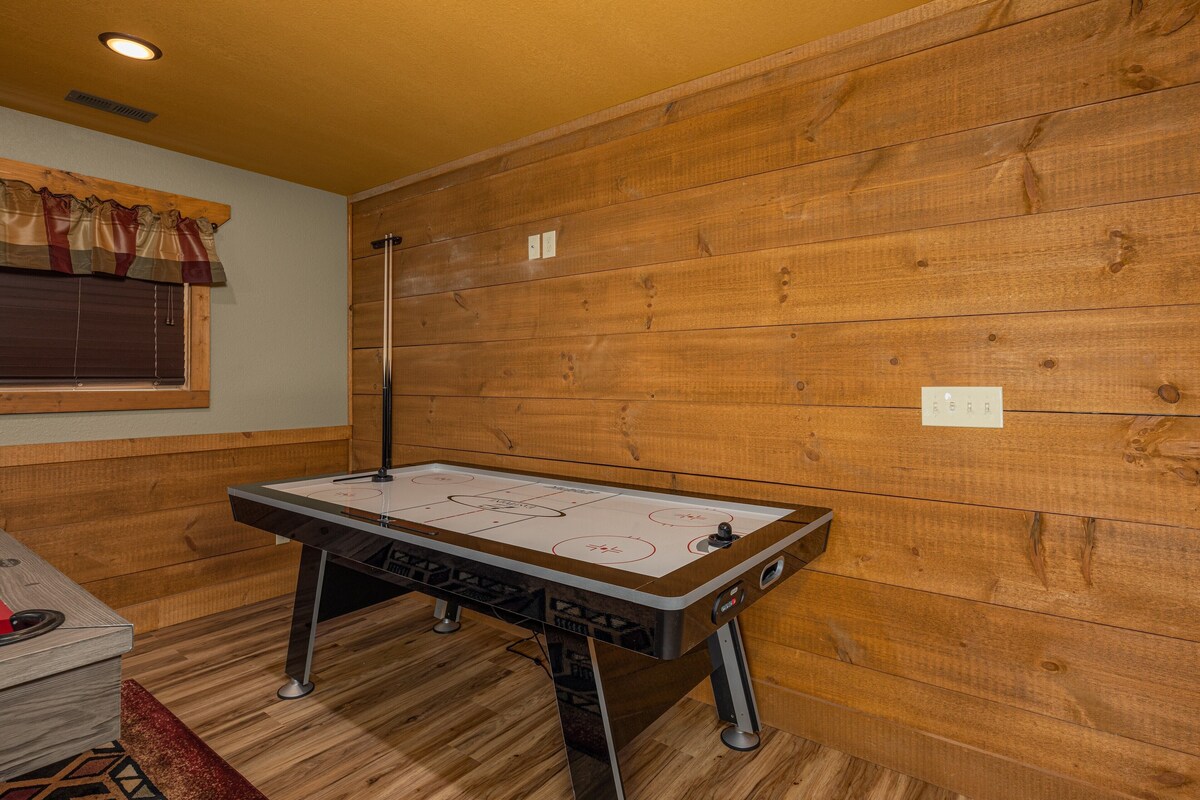 Photo 69 of 4BR, Indoor pool, game room, hot tub. Free attraction tickets!