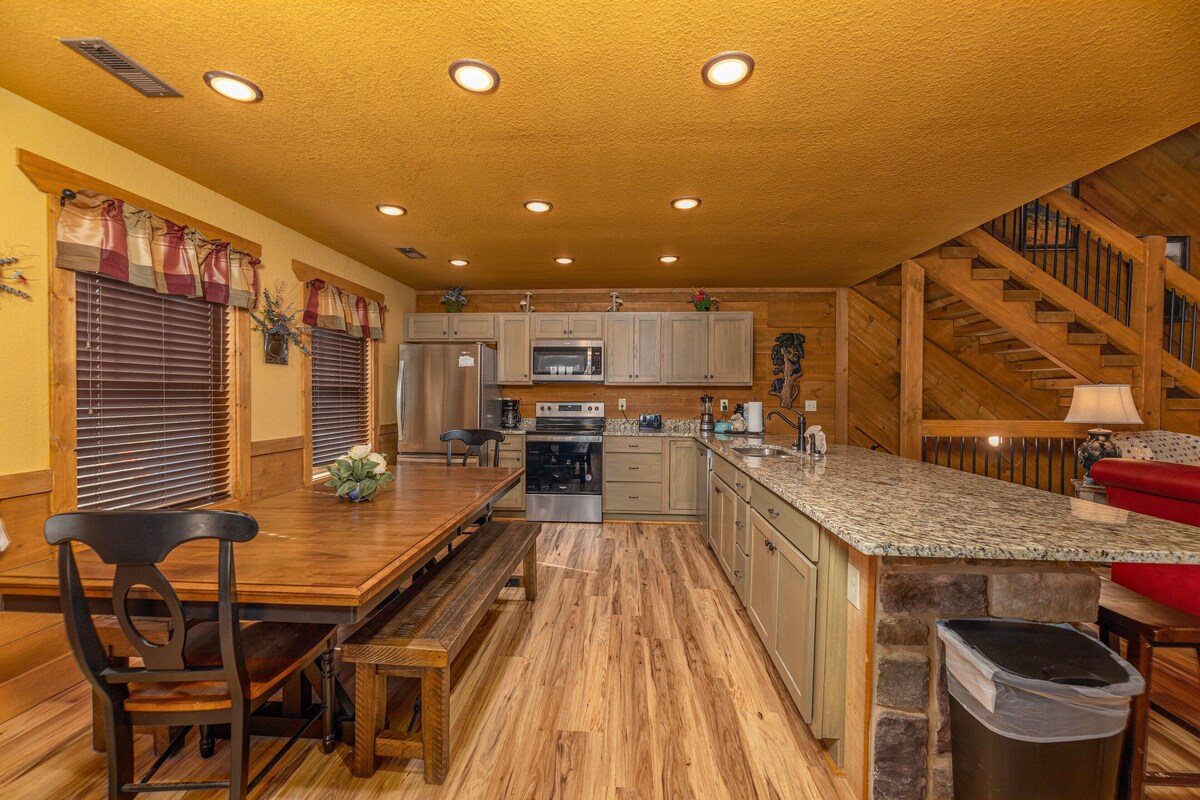 Photo 73 of 4BR, Indoor pool, game room, hot tub. Free attraction tickets!