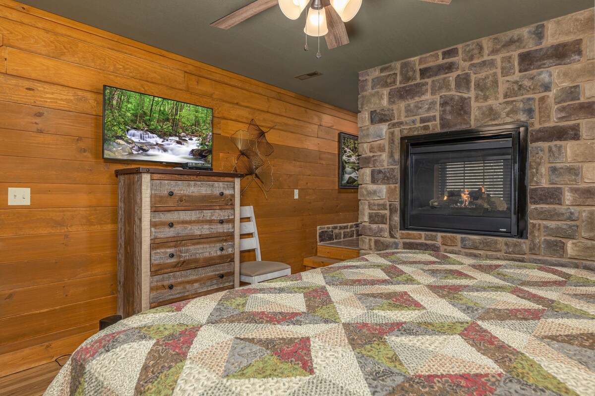 Photo 76 of 4BR, Indoor pool, game room, hot tub. Free attraction tickets!