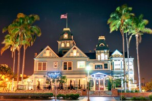 Exterior - Oceanfront Condo on Sand, Walk to Carlsbad Village (Carlsbad)