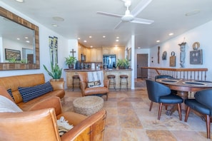 TV - Oceanfront Condo on Sand, Walk to Carlsbad Village (Carlsbad)