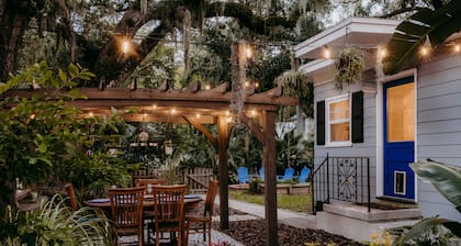 Charming 3/2 Cottage- Close to beach & Historic Downtown