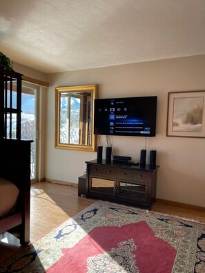 4 Schlafzimmer, Schreibtisch, Bügeleisen/Bügelbrett, kostenloses WLAN