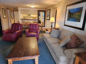 Smart TV, chimenea, videojuegos, reproductor de DVD