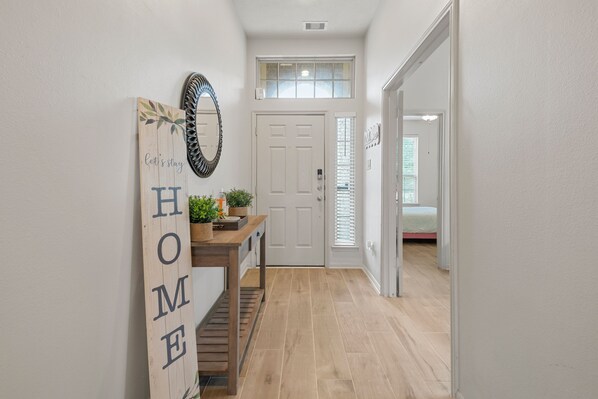 3 camere, una scrivania, ferro/asse da stiro, Wi-Fi gratuito