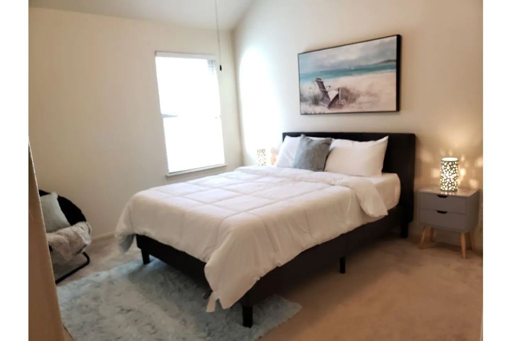 Elegant single story house w great location