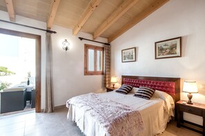 3 chambres, fer et planche à repasser, accès à Internet, literie fournie