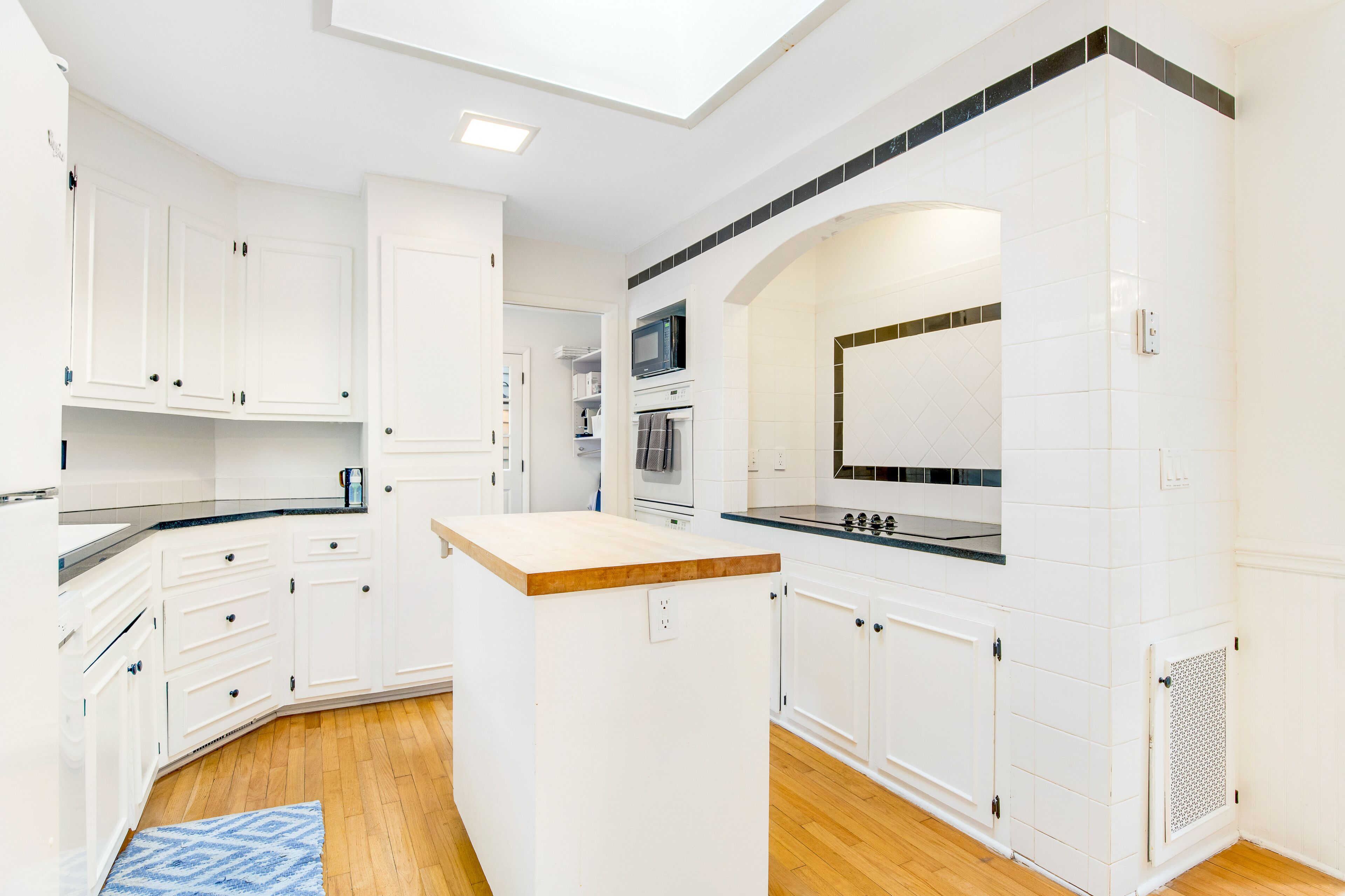 Contemporary, family-friendly home w/ free WiFi, central A/C, & a furnished deck