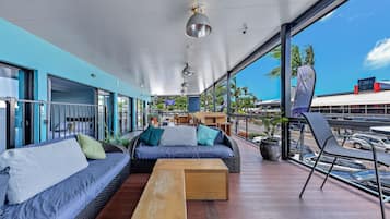 Basic Apartment | Terrace/patio