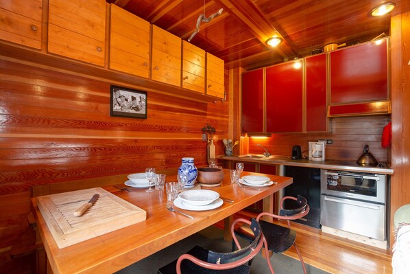 Réfrigérateur, four, plaque de cuisson, lave-vaisselle