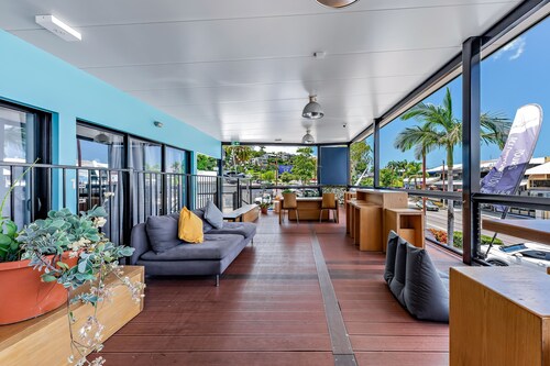 Airlie Sun & Sand Accommodation 6