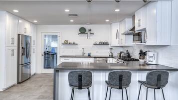 House | Private kitchen | Fridge, microwave, stovetop, dishwasher