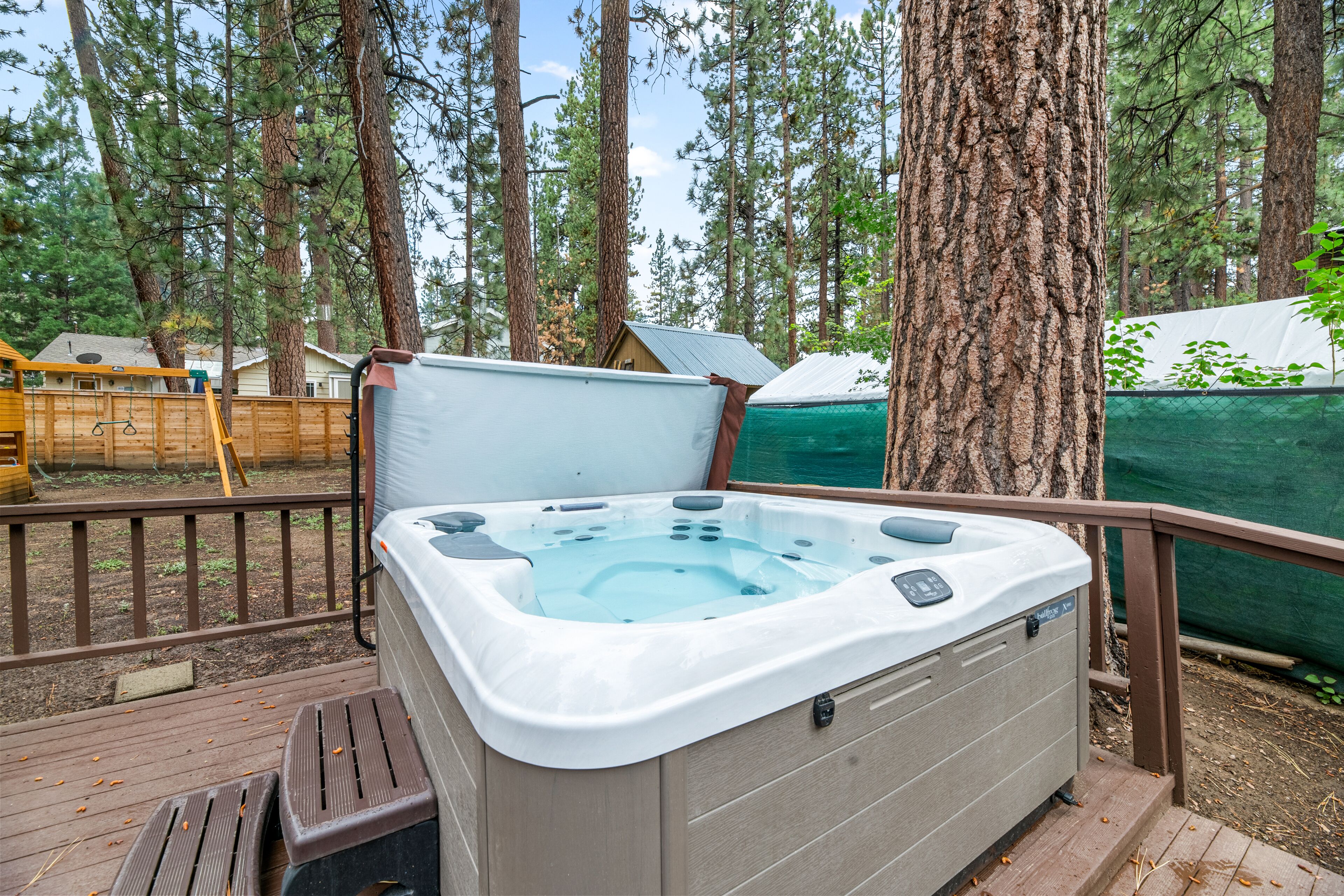 Tina de hidromasaje al aire libre