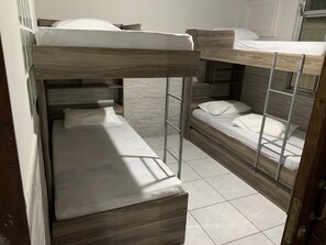 3 bedrooms, desk, iron/ironing board, WiFi