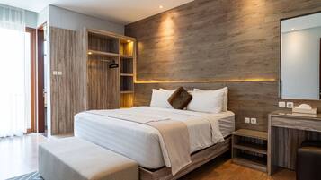 7 bedrooms, iron/ironing board, free WiFi, bed sheets