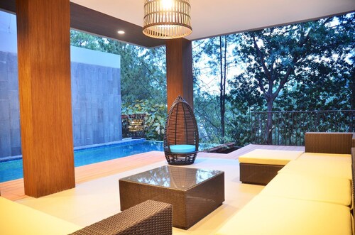 Asmaya 7BR Villa private heated pool and billiard