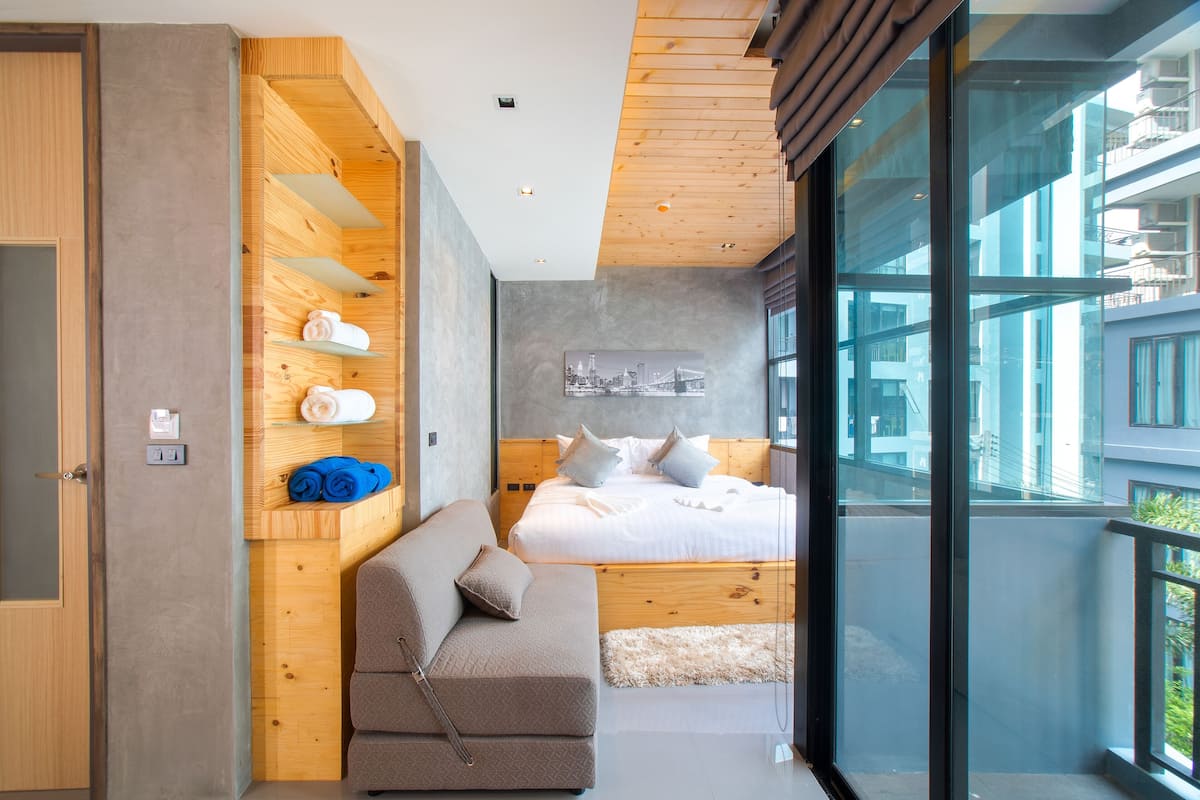 In-room safe, individually decorated, individually furnished, desk