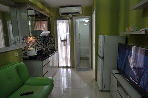 Apartamento, 2 habitaciones | Cocina básica privada | Frigorífico, placa de cocina y utensilios de cocina