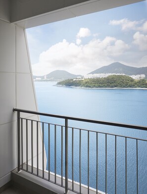 Quang cảnh ban công