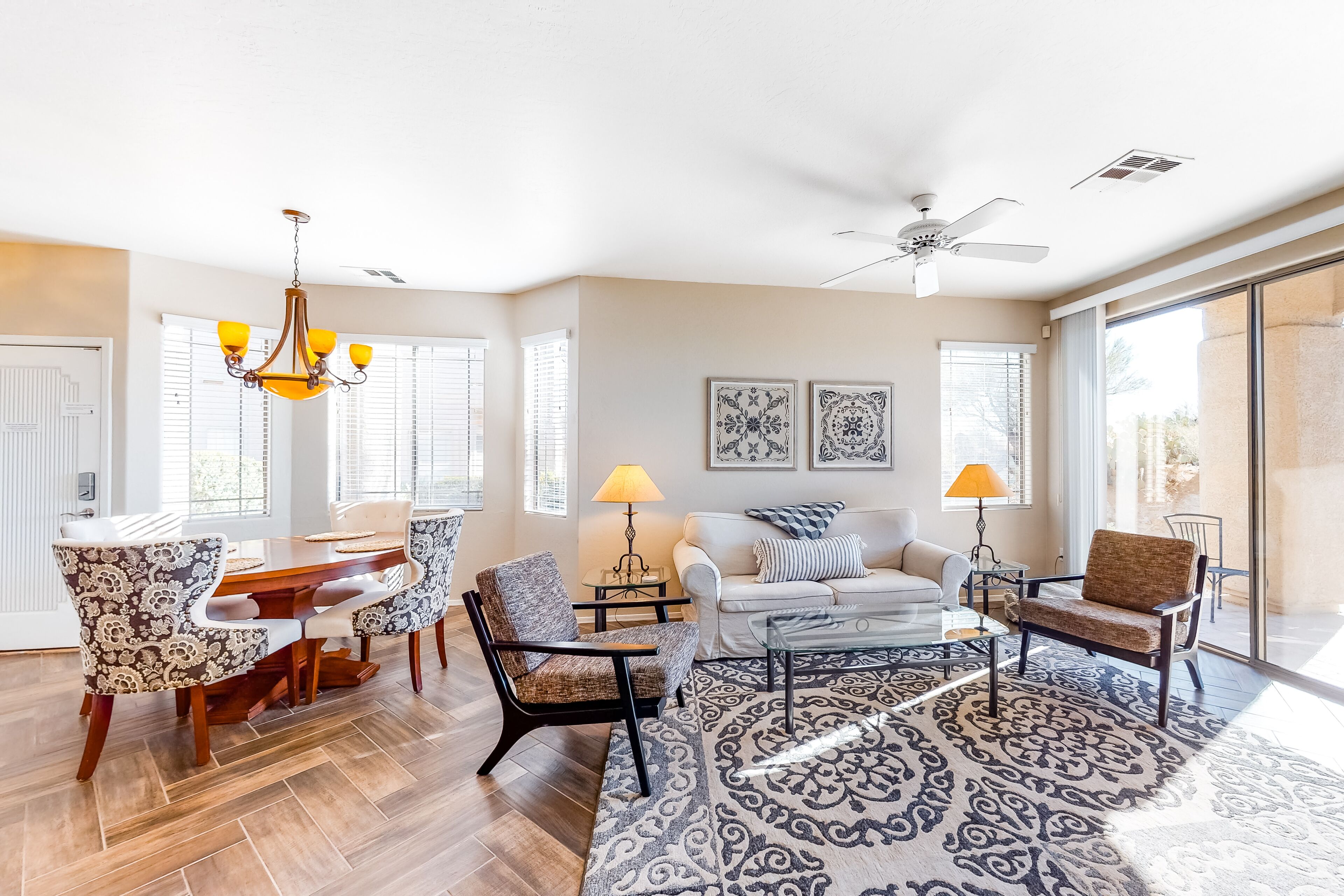 Beautiful first-floor condo with pool, hot tub, & full kitchen - near hiking
