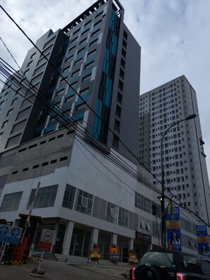 Exterior - Full Furnished Room at Caman next to hotel (Bekasi)