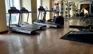 Gym - Spacious room at 23th city view (Jakarta)