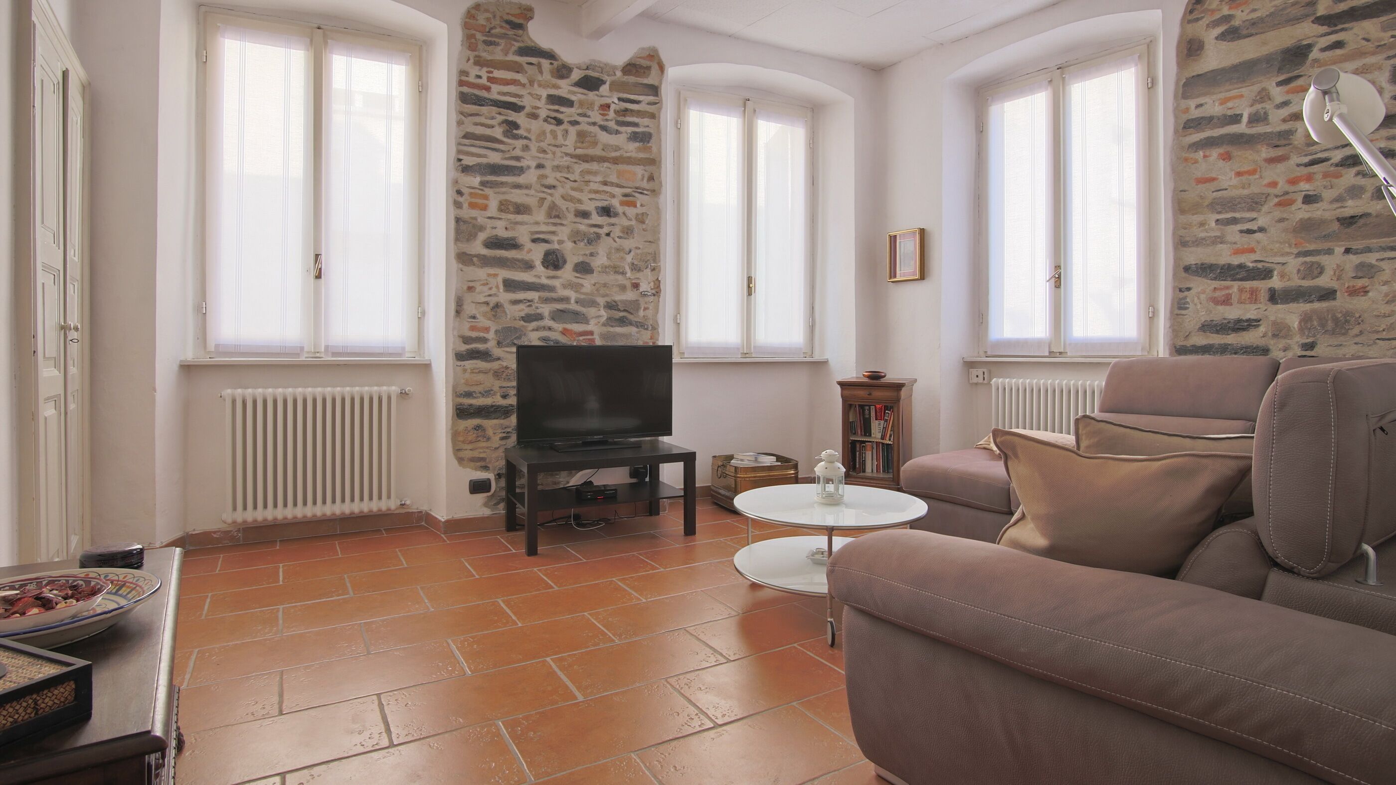 Departamento (1 Bedroom) | Sala de estar | Televisión de pantalla plana de 20 pulgadas con canales digitales 