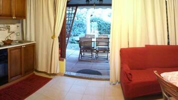 Microonde, forno, piano cottura, macchina per tè/caffè