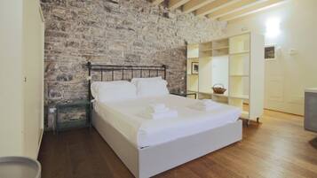 Estudio Confort (Tremezzo - Giovanni Malacrida) | 1 habitación, tabla de planchar con plancha, wifi gratis y ropa de cama