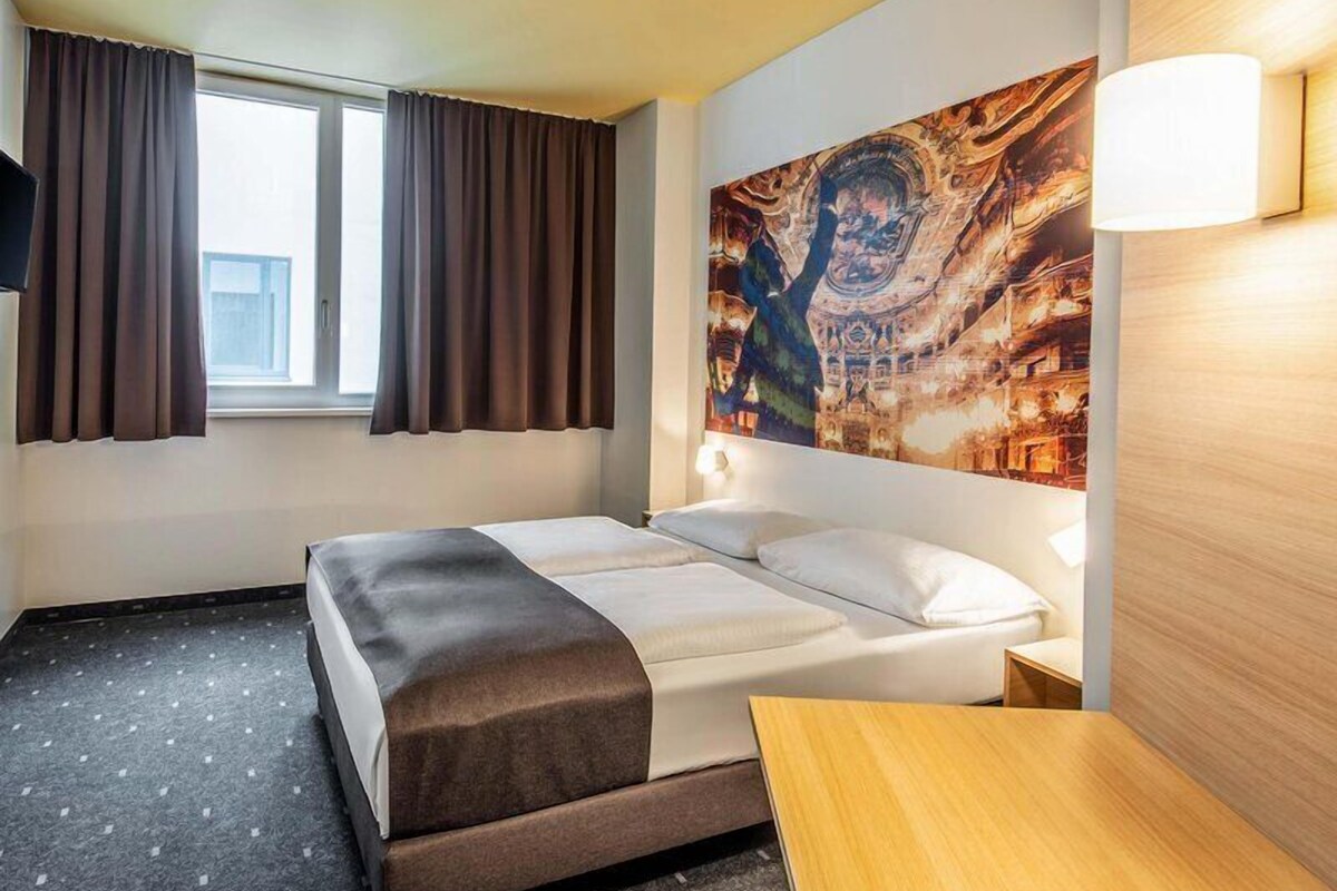 Double Room | Desk, soundproofing, WiFi (free), bed sheets