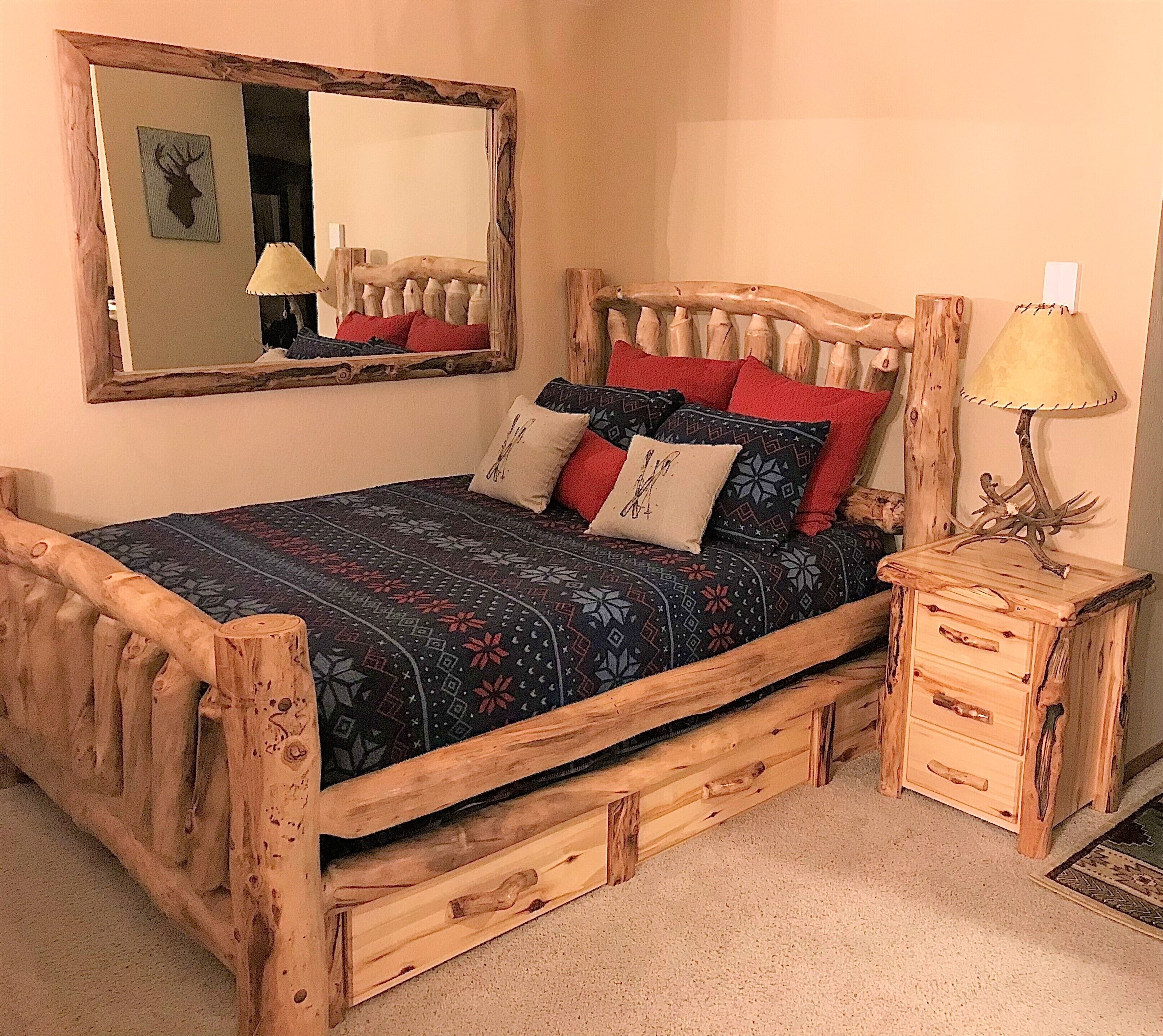 Rustic Cabin Condo With Soaring Views of Mt. Crested Butte