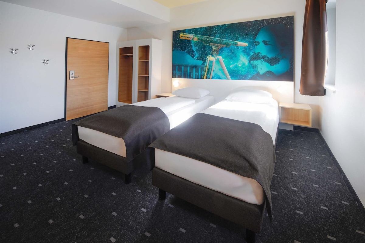 Twin Room | 1 bedroom, desk, soundproofing, free WiFi