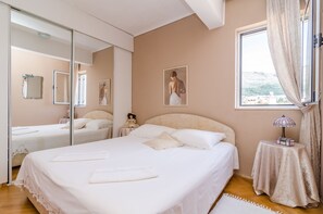 3 habitaciones, wifi gratis y ropa de cama 