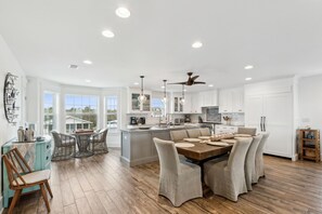 Dining - The Pelican`s Nest Egg - Hosted By Moore AI Rentals (Fernandina Beach)
