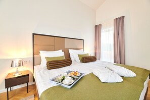 Panoraamahuvila | 4 makuuhuonetta, tallelokero huoneessa, yksilöllisesti sisustettu