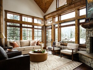 TV, fireplace, stereo