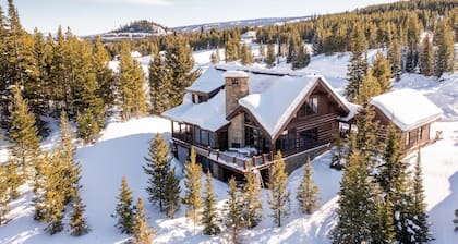 Winter Getaways in Big Sky! Ski Accessible Cabin with Hot Tub and Amazing Views
