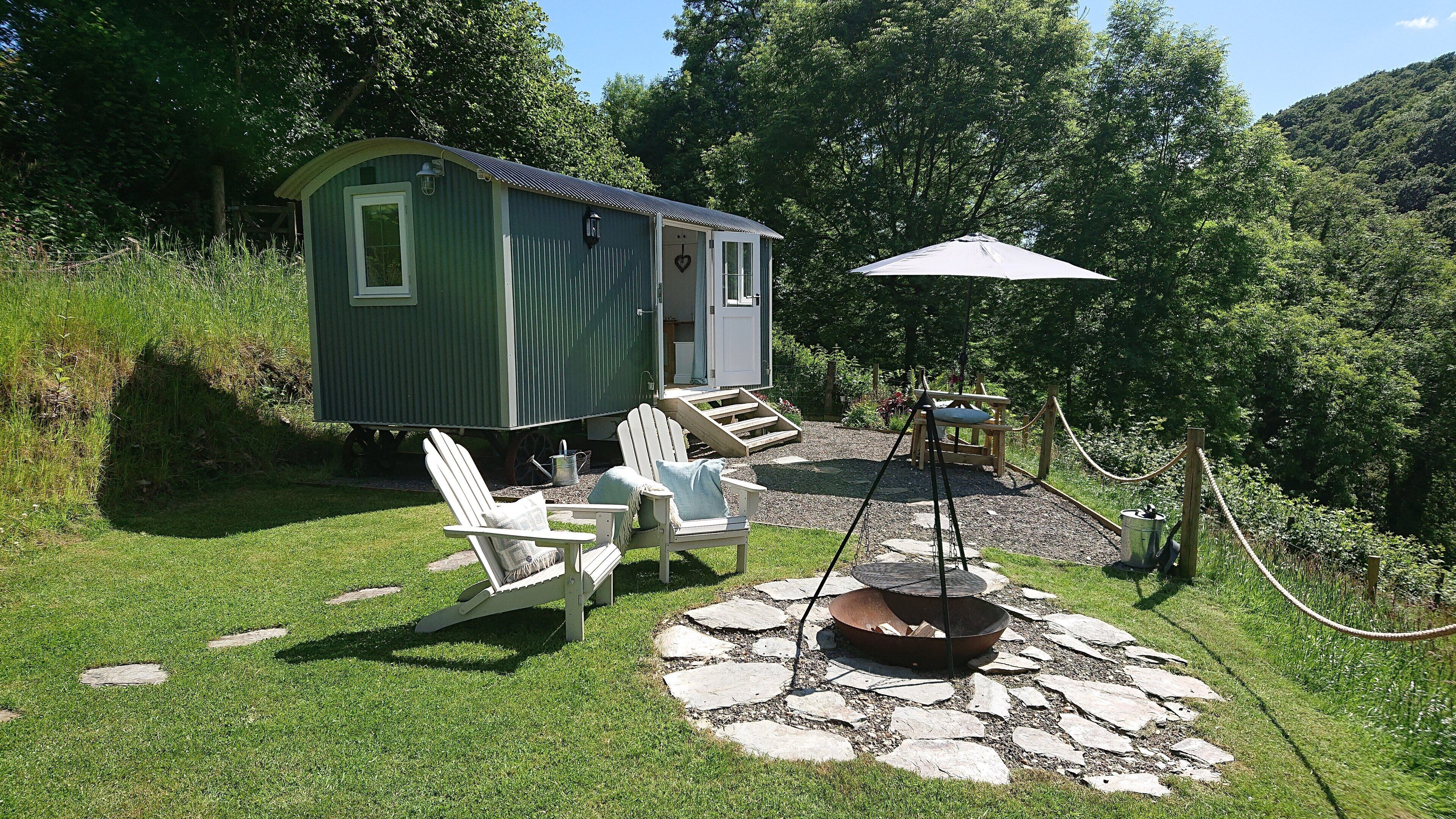 Romantic Shepherds Hut for couples fully en-suite near Exmoor and the Coast
