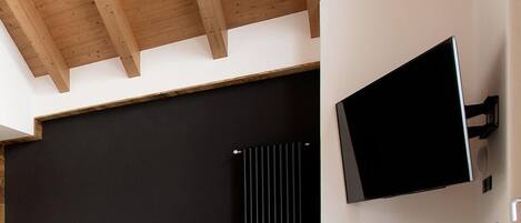 شقة - غرفتا نوم - بمغطس ساخن (Abete) | غرفة المعيشة | تلفزيون