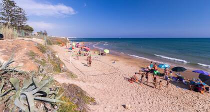Amarillis, seafront apartment on the beach of Caucana (Punta Secca)