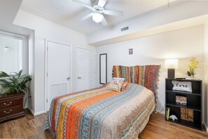 1 habitación, escritorio, tabla de planchar con plancha y wifi gratis 