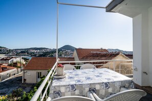 Apartment (One Bedroom Apartment) | Balcony