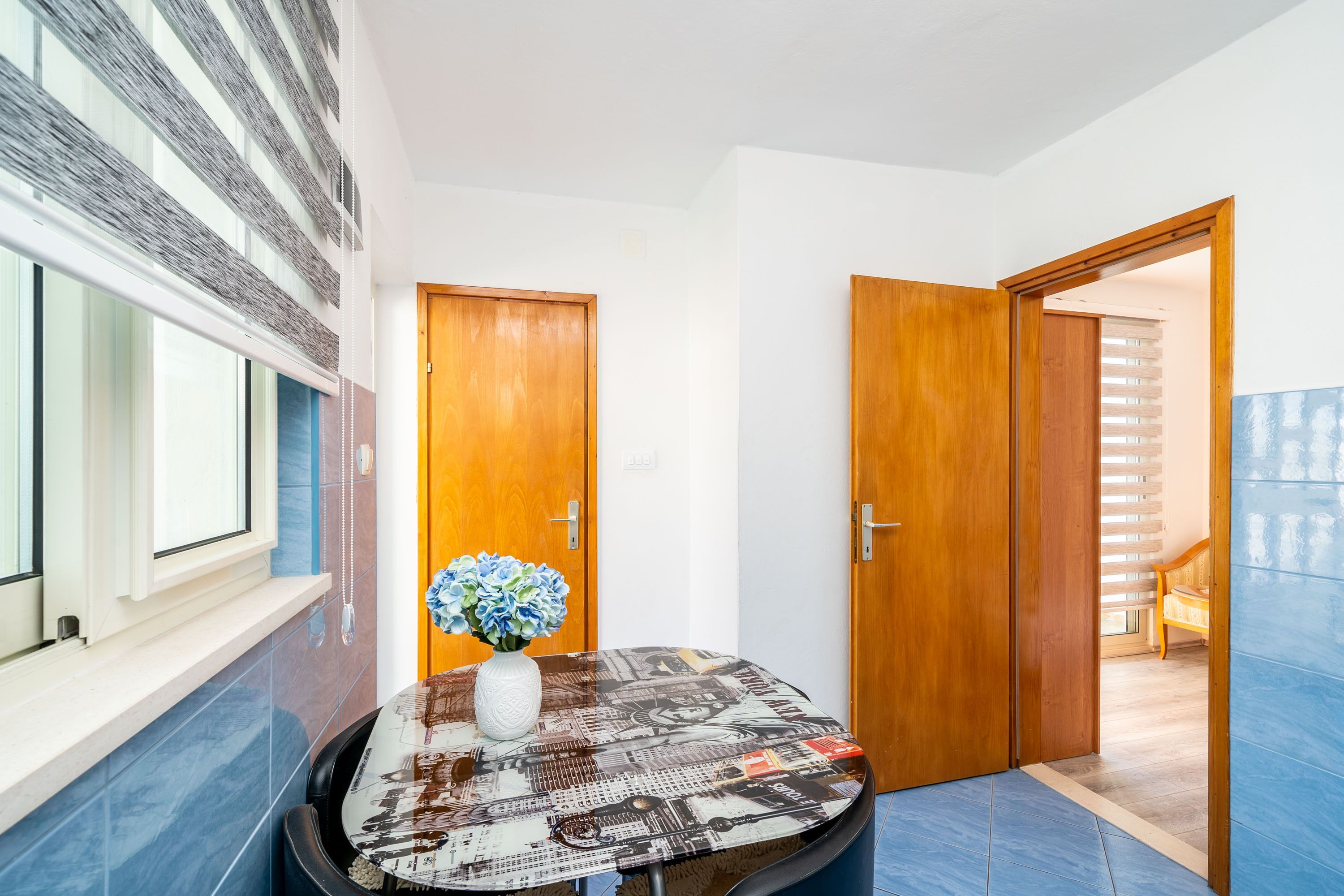 Apartment (One Bedroom Apartment) | In-room dining