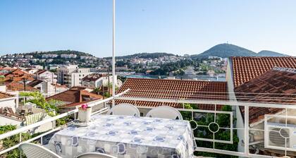 Apartment & Rooms Alan