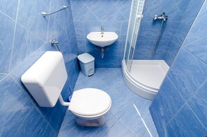 Apartment (One Bedroom Apartment) | Bathroom | Shower, towels - Apartment & Rooms Alan (Dubrovnik)